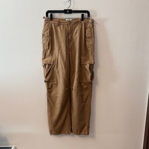 Aritzia TNA Women’s Tan Cargo Pants Size 8